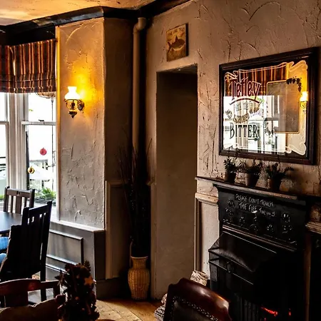 The Royal Oak 2*